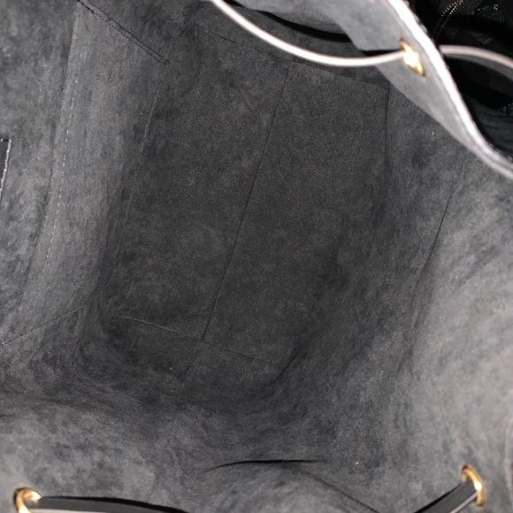 Black empriente backpack no date code new 2021 version has chip - Picture 2 of 5